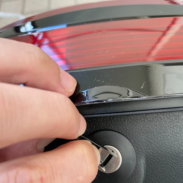 リアボックス解錠